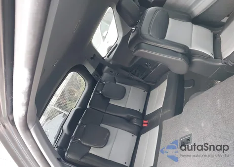 2022 Ford Explorer Xlt z USA, uszkodzony, nr VIN 1FMSK8DH2NGB66791